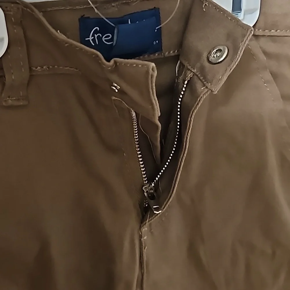 Freestyle 2 Piece Set White Button Down Blue Brown Stripe Sleeve Brown Cargo 5